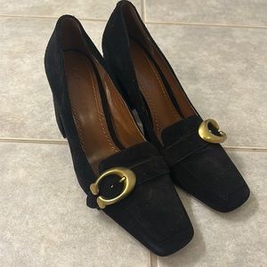 (SOLD) COACH Jade 85mm Suede pump.